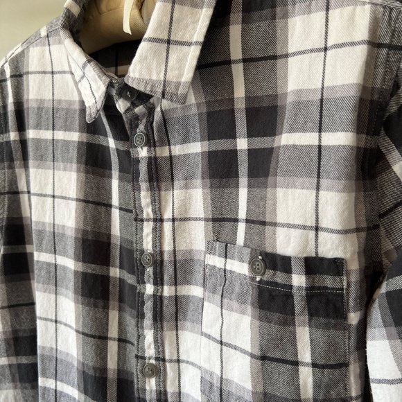 SALE ☘️ COTTON ON gray plaid long sleeve button down shirt - Picture 4 of 15